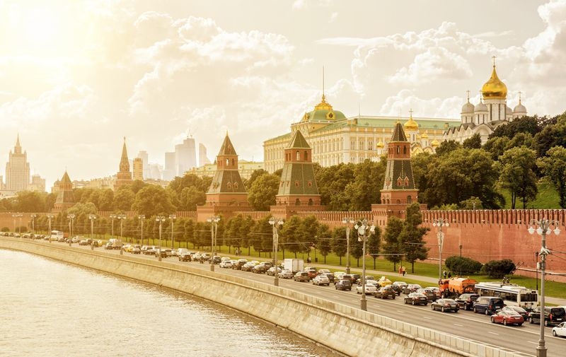 Фотообои Кремль в лучах солнца