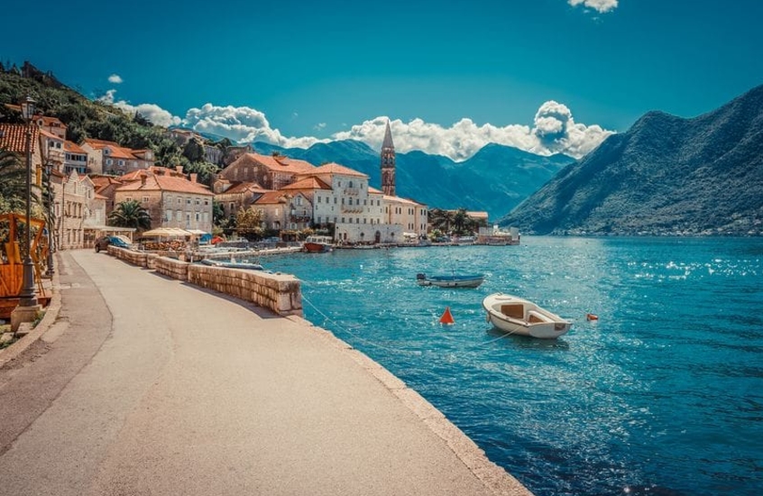 Фотообои Набережная и лазурное море