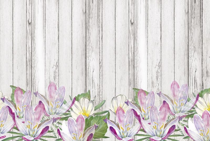 Сиреневые цветы на фоне деревянной стены