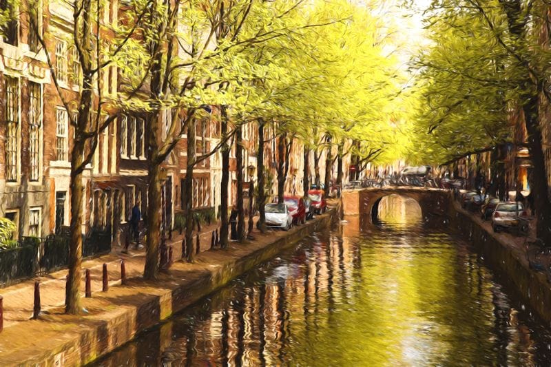 Канал в Амстердаме в летний день