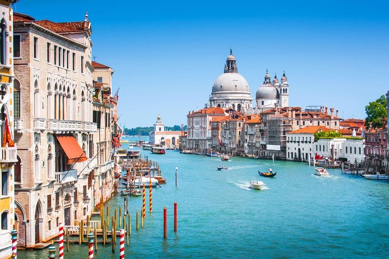 Венецианский собор и бирюзовая гладь канала