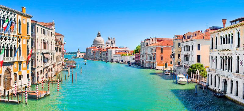 Панорама Венецианского канала