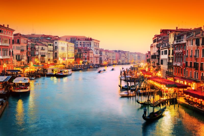 Оранжевый закат над Венецией