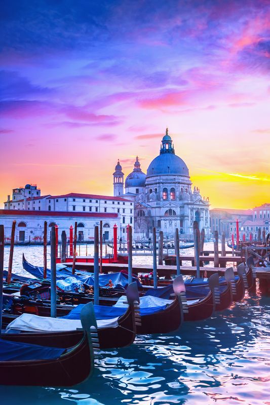 Венеция в фиолетовых тонах