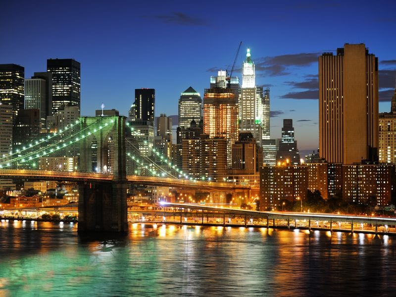 Бруклинский мост с ночной подсветкой