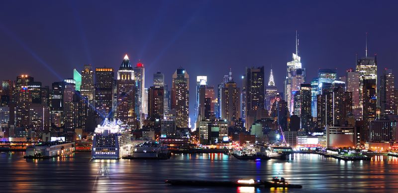Самый известный вид на ночной Нью-Йорк панорама