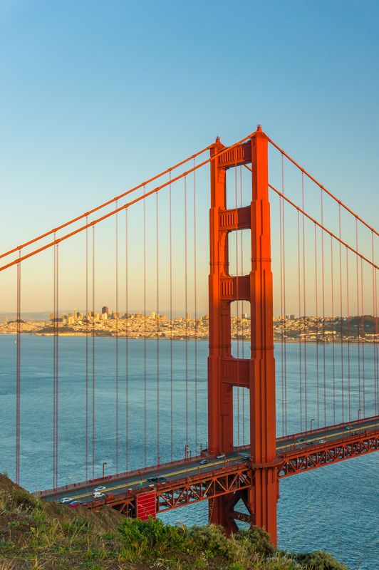 Солнце над мостом золотые ворота в Сан Франциско