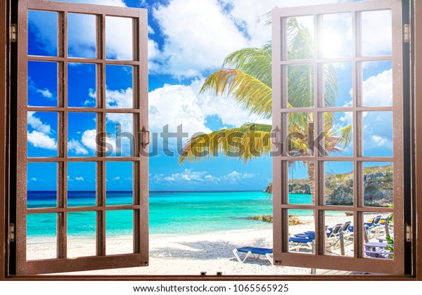 Окно на пляж