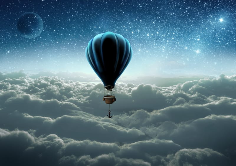 Полет на шаре над облаками